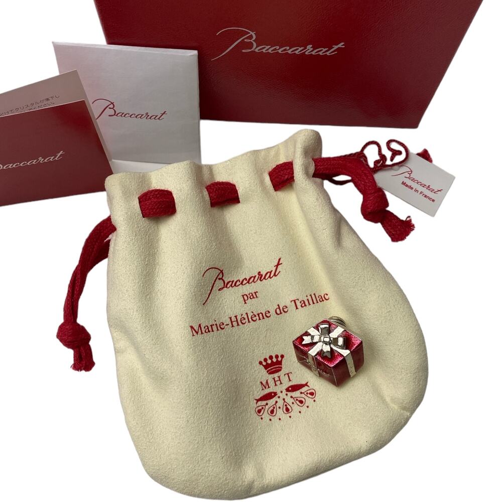 Baccarat Red Enamel Christmas Gift Box Pin Vintage - Picture 6 of 6